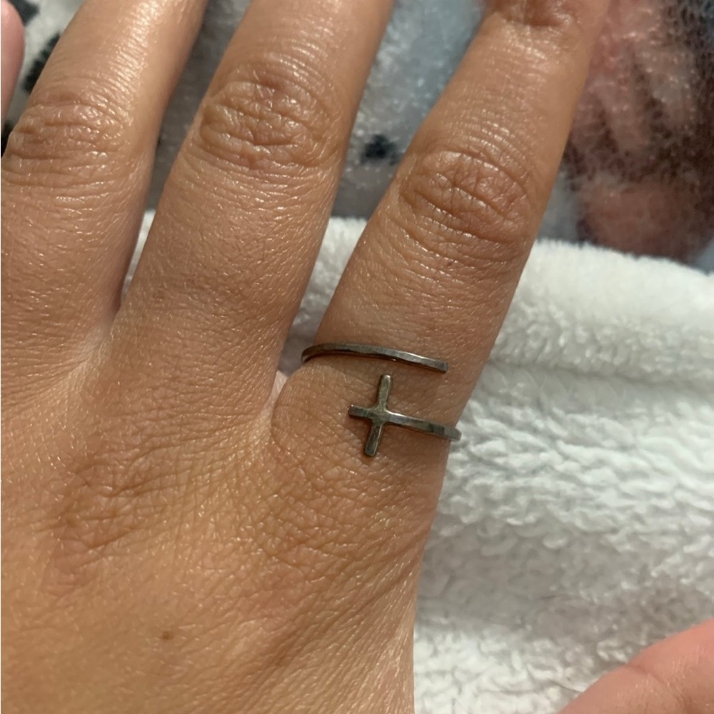 Stylish Silver Cross Ring
